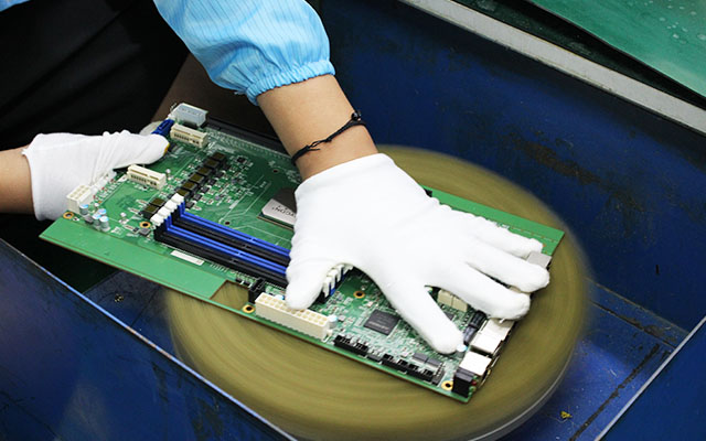 龍芯3A6000:開啟國產(chǎn)工控主板“芯”時代 龍芯3A6000:開啟國產(chǎn)工控主板“芯”時代