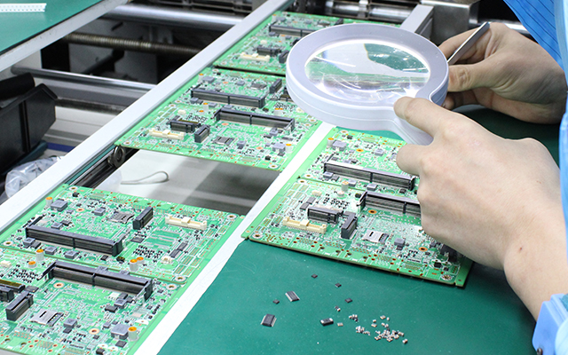 龍芯工控主板：大尺寸設計支持更多擴展功能